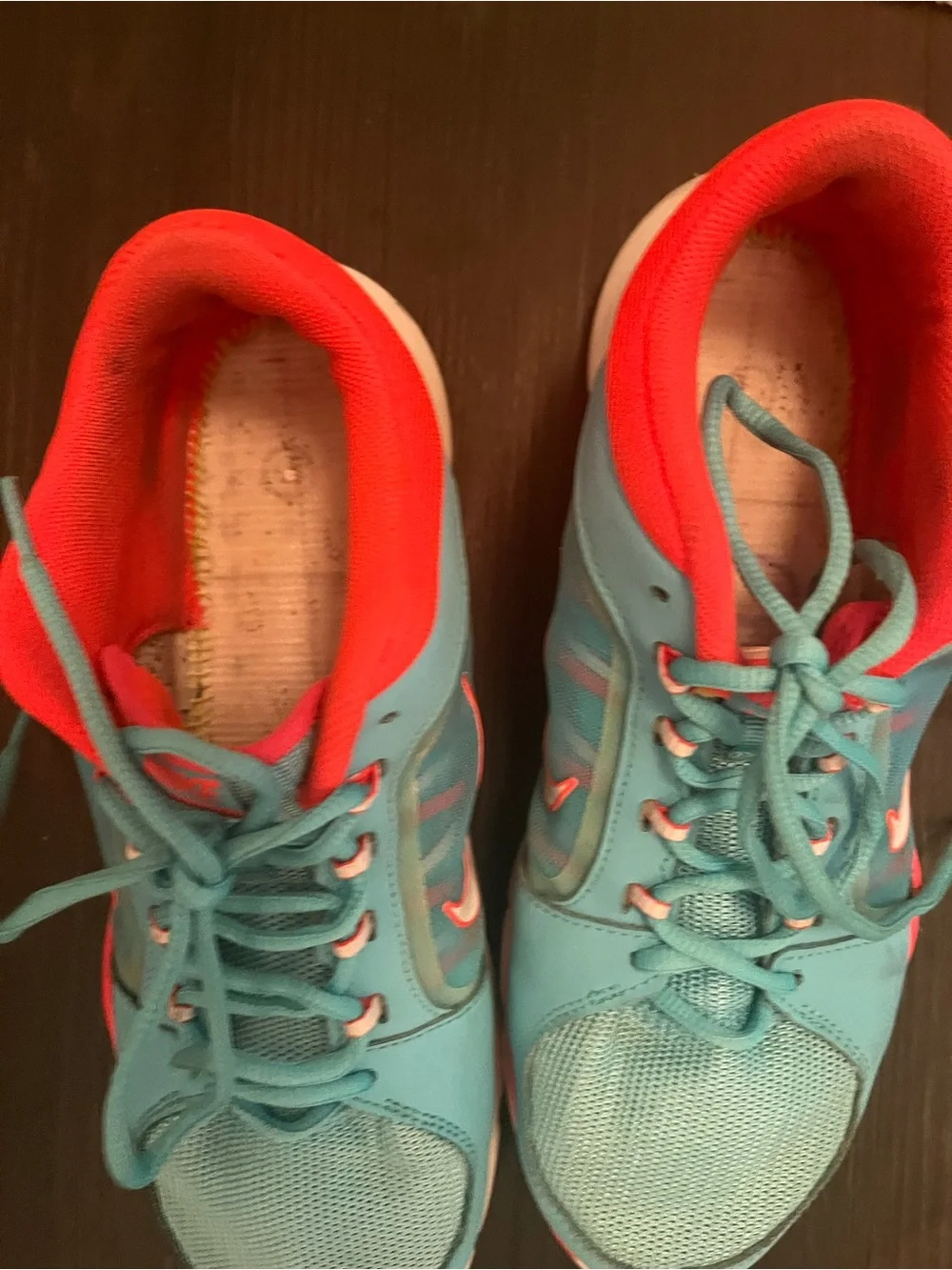 Nike women ms flex trainer 4 Sneakers with Coral Accents